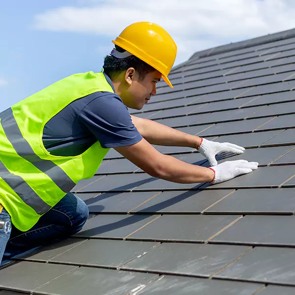 Why Lynnwood Businesses Rely on Lynnwood Roofing Contractor for Roof Maintenance?