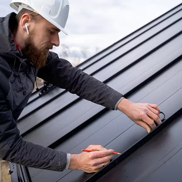 Why Lynnwood Property Owners Choose Lynnwood Roofing Contractor for Tin Roof Repair service?